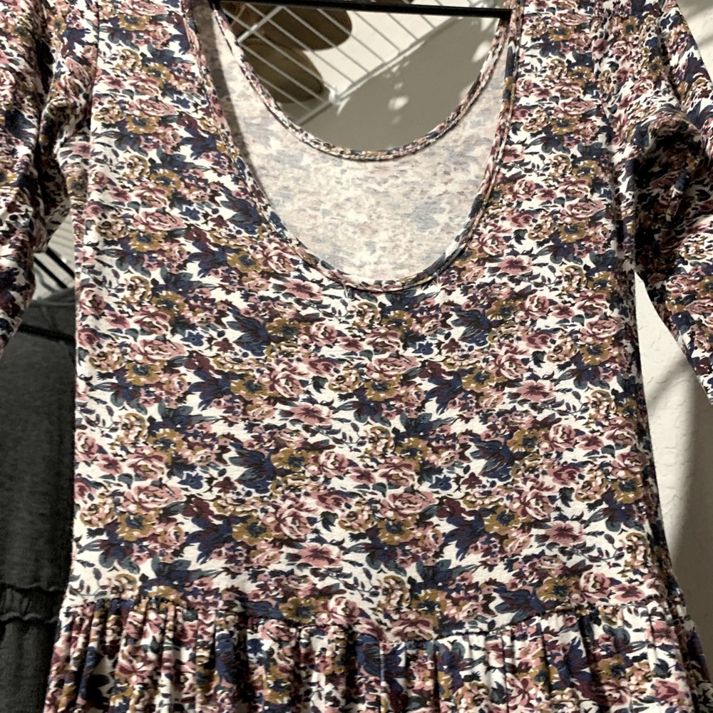 Dress - Picture 6 of 8